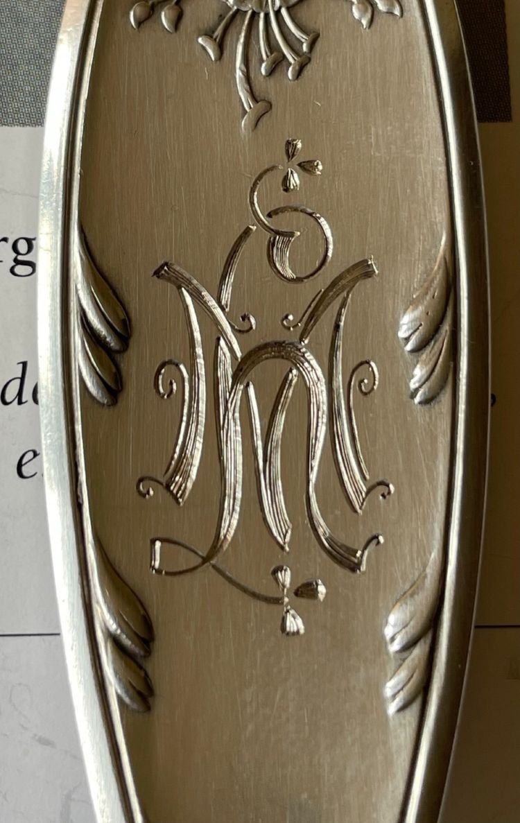 Rare Cardeilhac strawberry scoop.