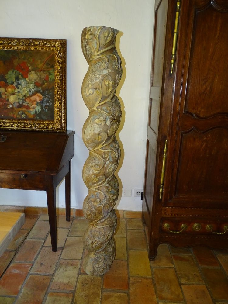 18th century Salomonic column with natural decor
