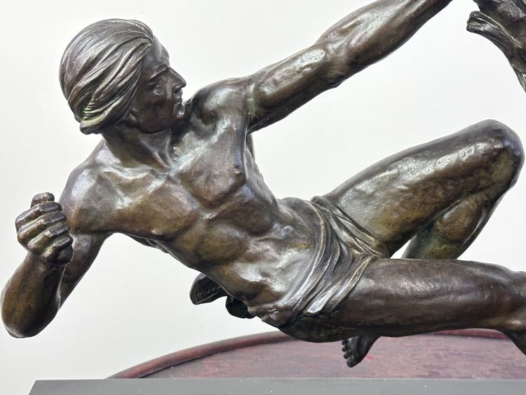 Sovrano Art Déco della scimmia atleta jacques LIMOUSIN
