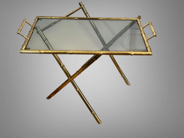 MAISON BAGUES DES ANNÉES 70 / DESSERTE EN MÉTAL DORÉ A DÉCOR DE BAMBOU