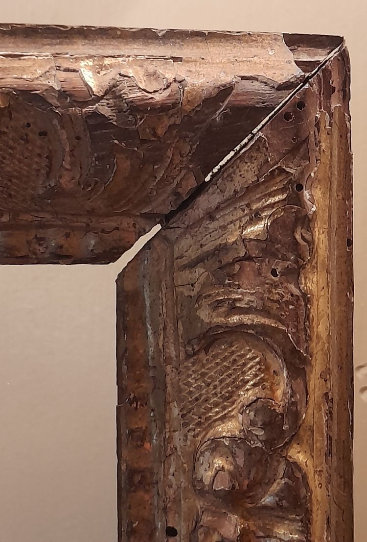 Cadre ancien  bois doré époque LXIV à  la Bérain