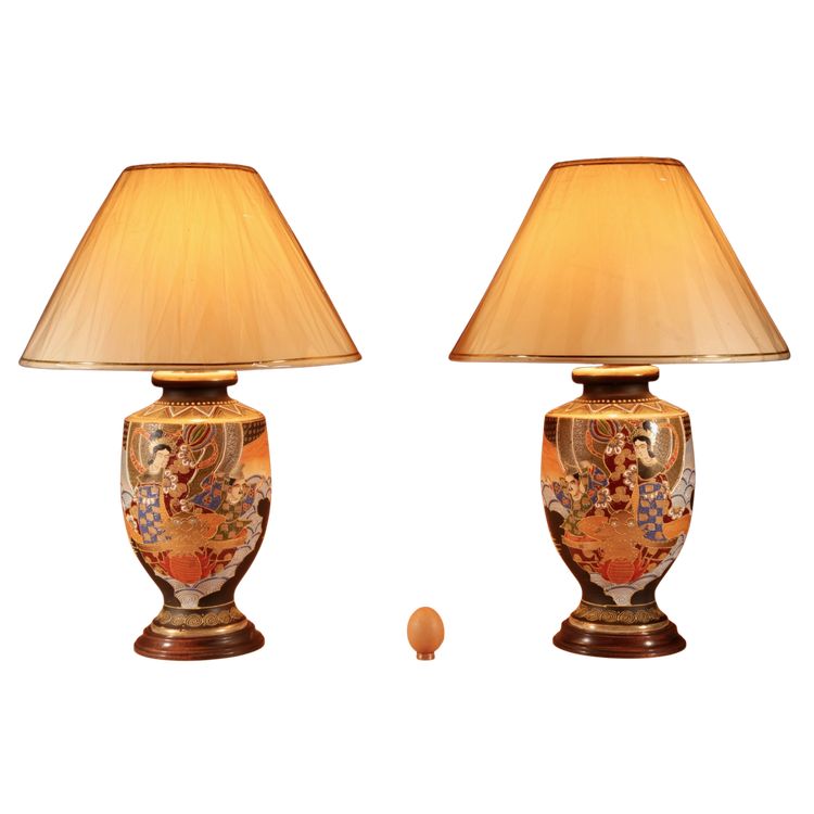Impressionnante paire de lampes de table Satsuma japonaises authentiques, de grande taille et très d
