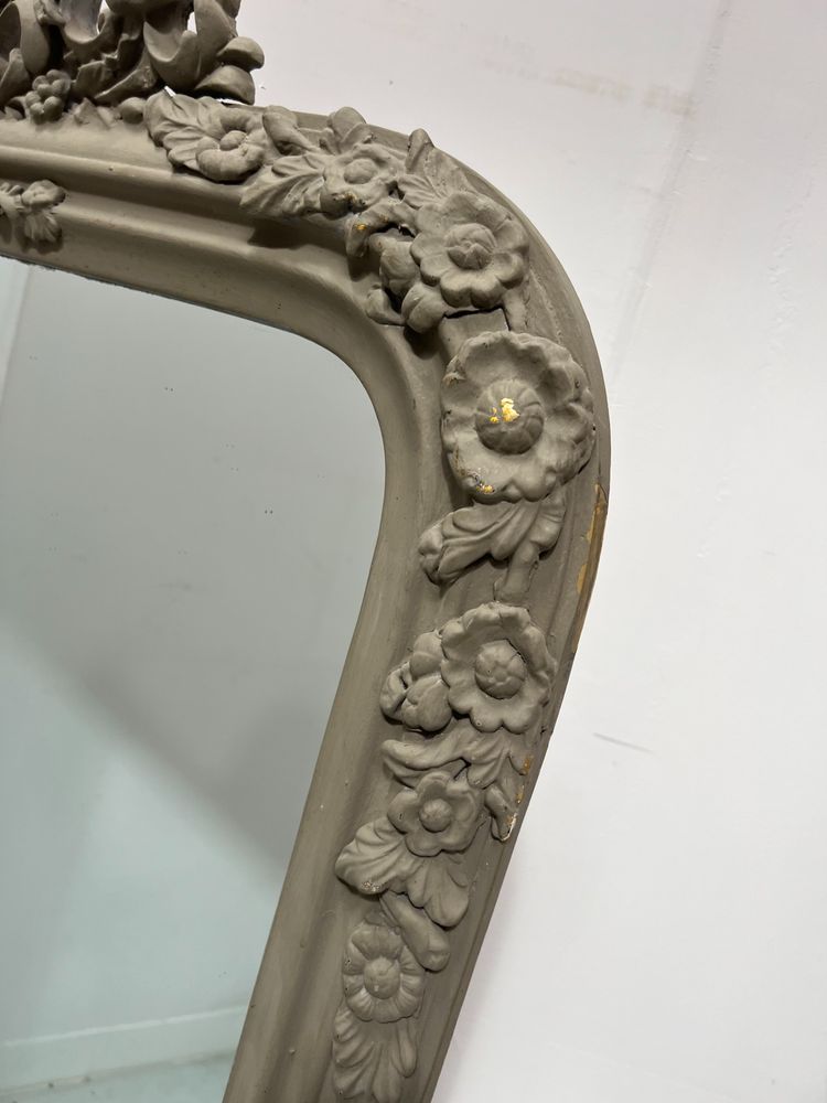 Specchio in stile Luigi XV in legno e stucco patinato XX secolo