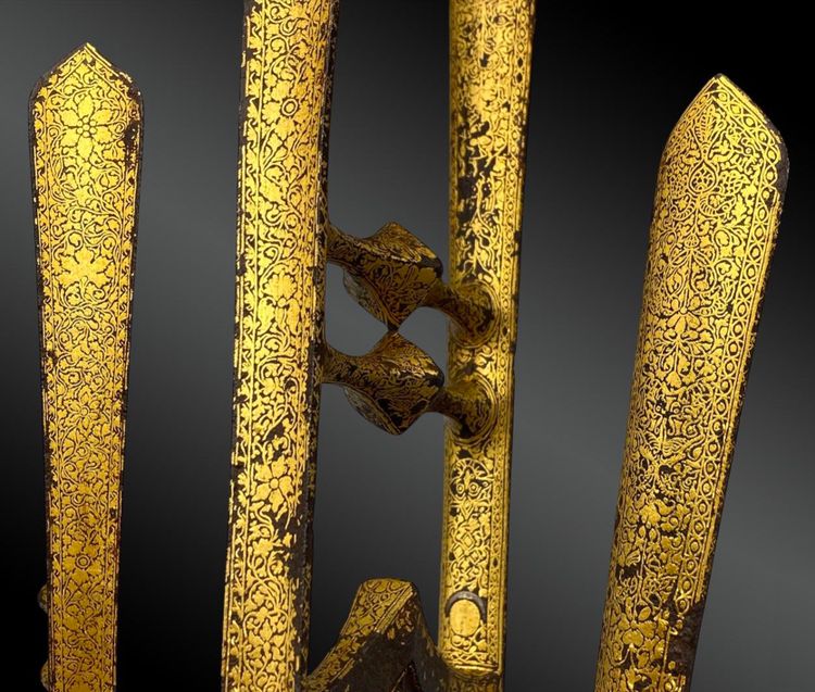 COLTELLO chiamato Katar Djamadhar - Impero Mughal, India - Inizio del XIX secolo