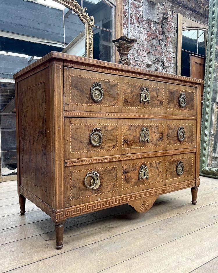 Commode de style Louis XVI