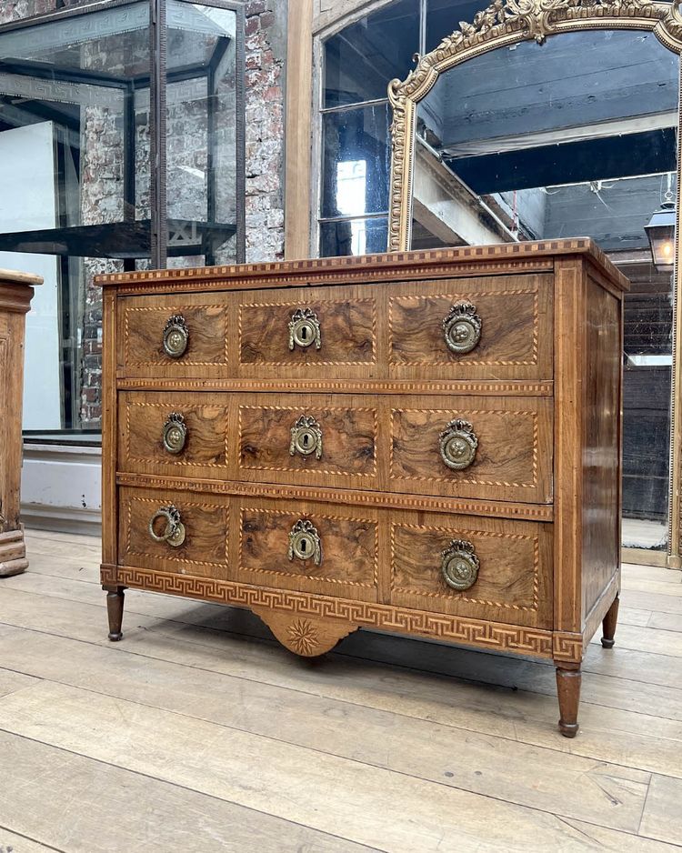 Commode de style Louis XVI