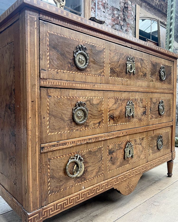 Commode de style Louis XVI