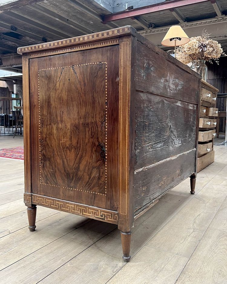 Commode de style Louis XVI
