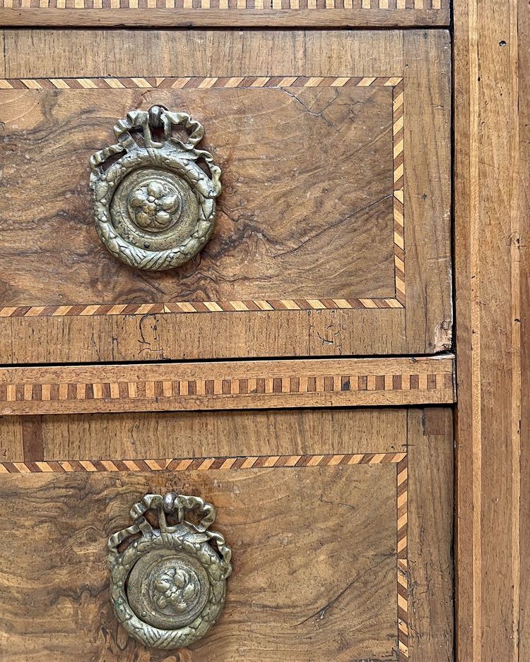 Commode de style Louis XVI