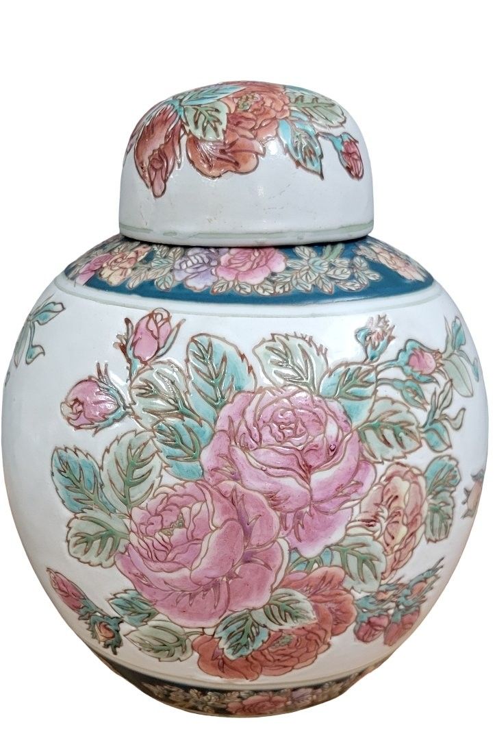 Deux pots couverts en porcelaine chinoise 