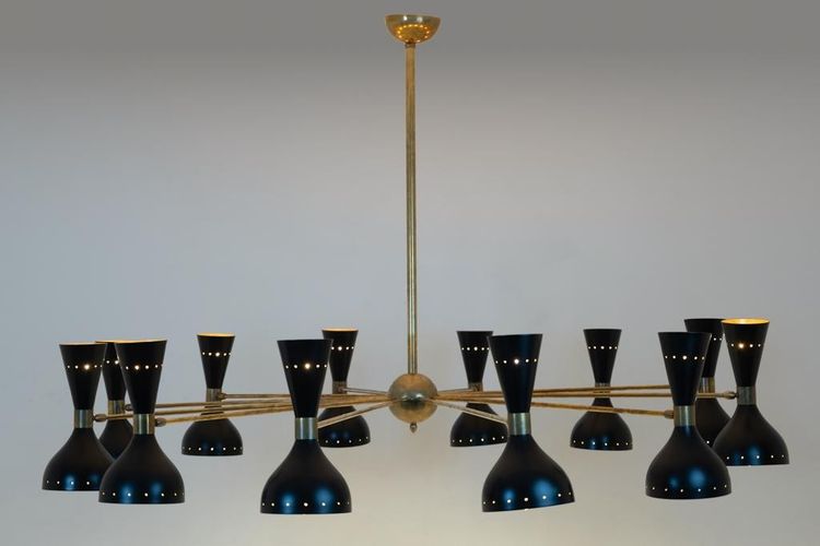 Diabolo chandelier in patinated brass and black lacquer. Contemporain.LS64531920