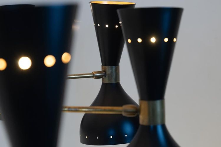 Diabolo chandelier in patinated brass and black lacquer. Contemporain.LS64531920