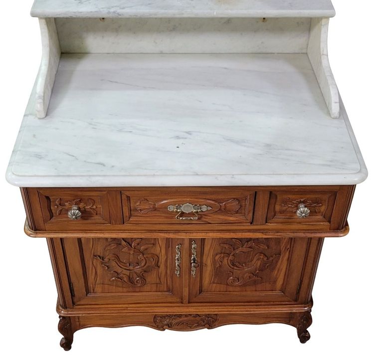 Meuble de toilette style Louis XV Provençal en noyer vers 1850 