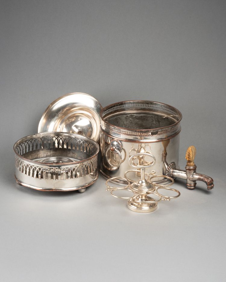 Eierwärmer (Egg Coddler / Egg Boiler) aus versilbertem Metall, Anfang 20.