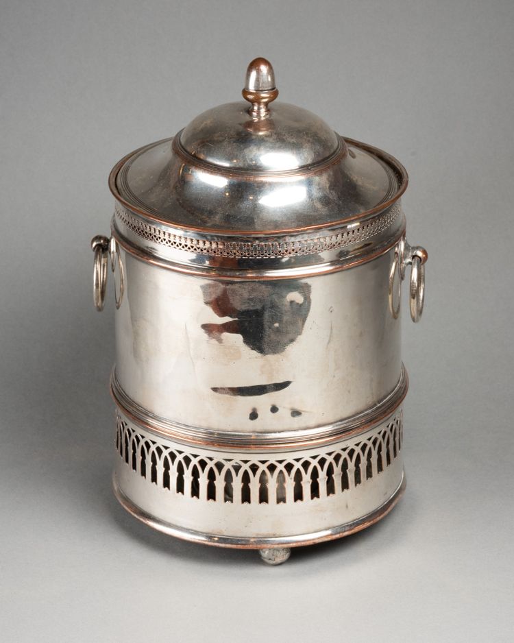 Eierwärmer (Egg Coddler / Egg Boiler) aus versilbertem Metall, Anfang 20.
