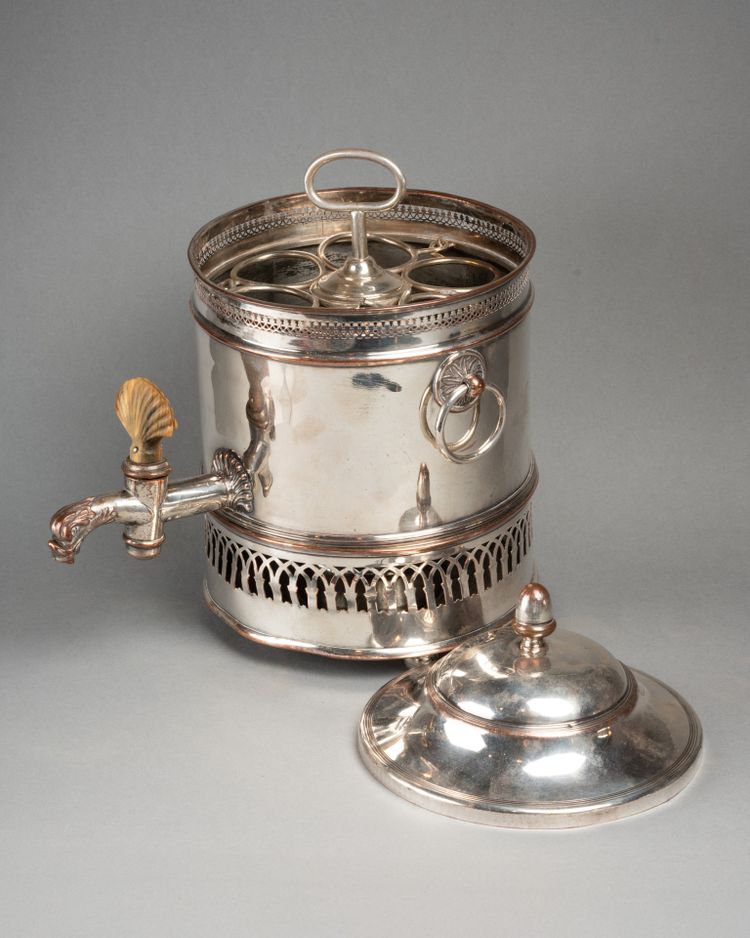 Eierwärmer (Egg Coddler / Egg Boiler) aus versilbertem Metall, Anfang 20.