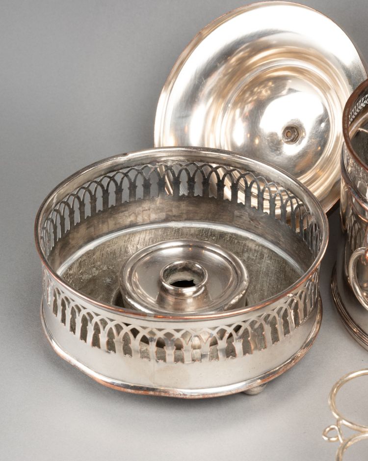 Eierwärmer (Egg Coddler / Egg Boiler) aus versilbertem Metall, Anfang 20.