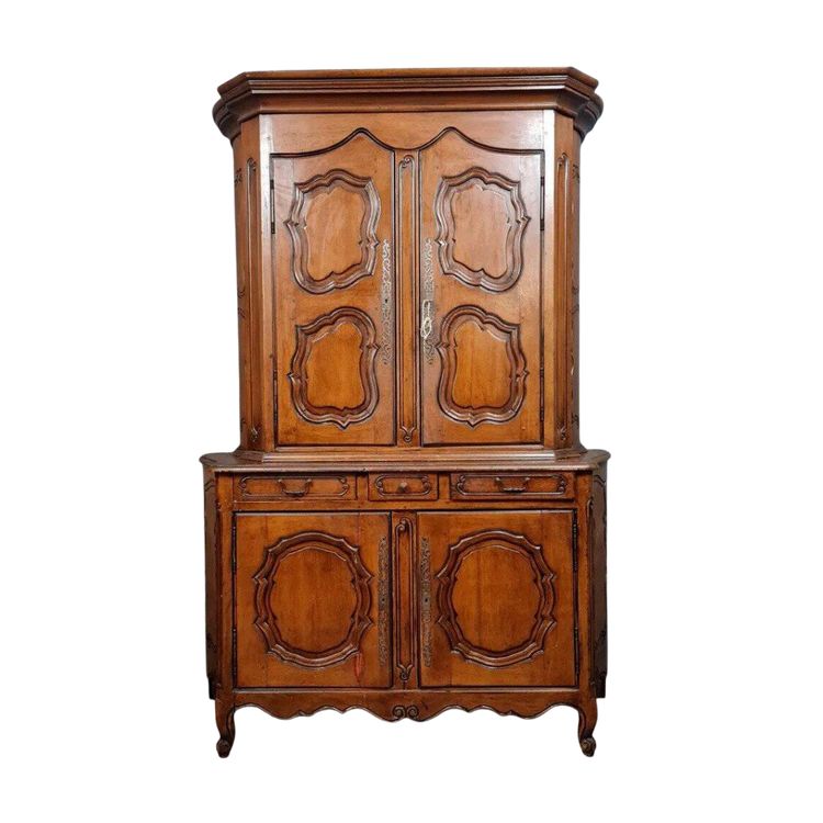 buffet deux corps Louis XV galbé en noyer époque XXème siècle