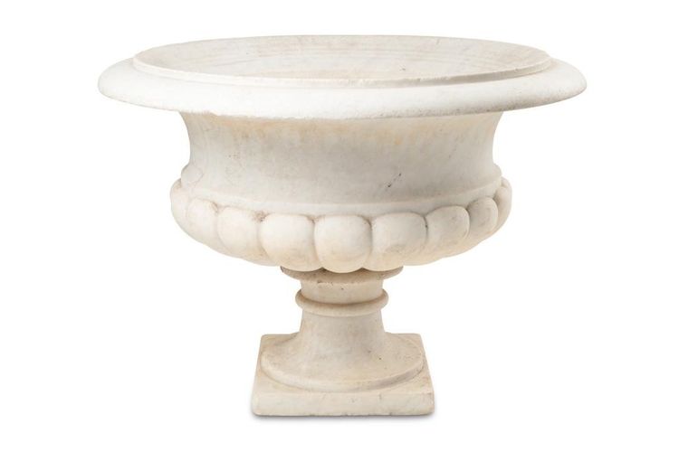 Vase Médicis à panse gaudronnée et col évasé en marbre. Circa 1880.LS6458208P