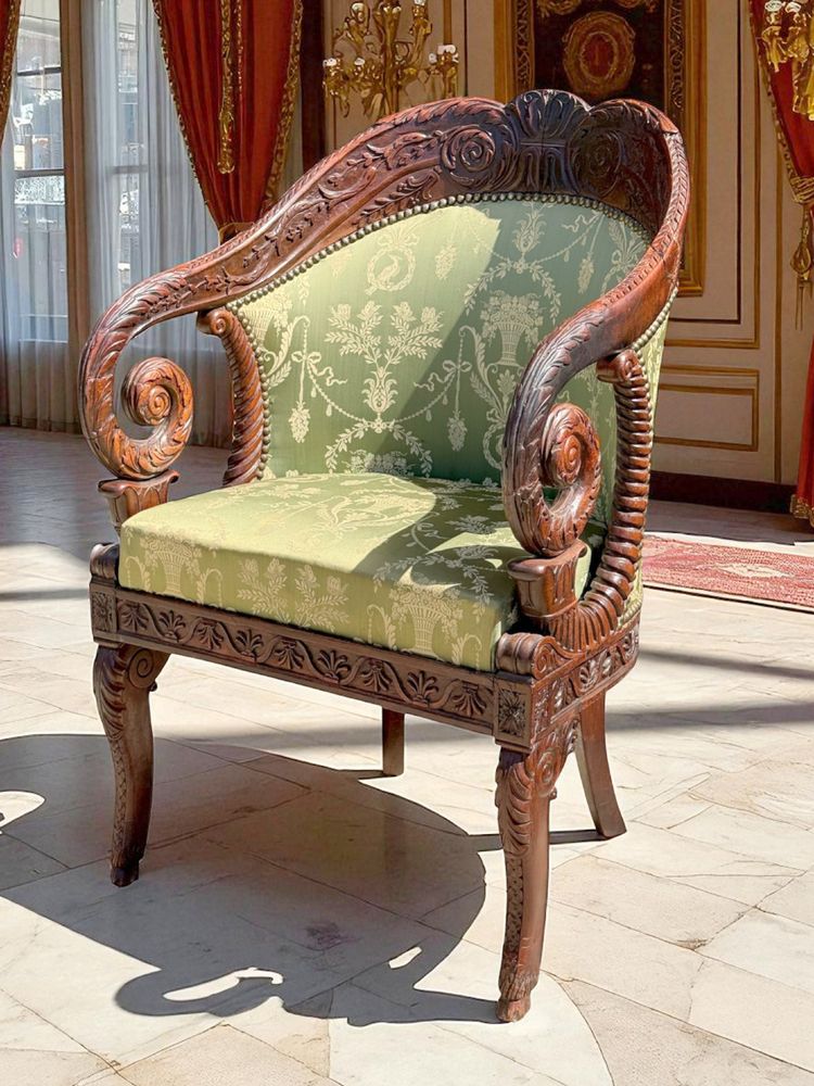 FRENCH CEREMONIAL ARMCHAIR, CARVED MAHOGANY STRUCTURE, EMPIRE PERIOD