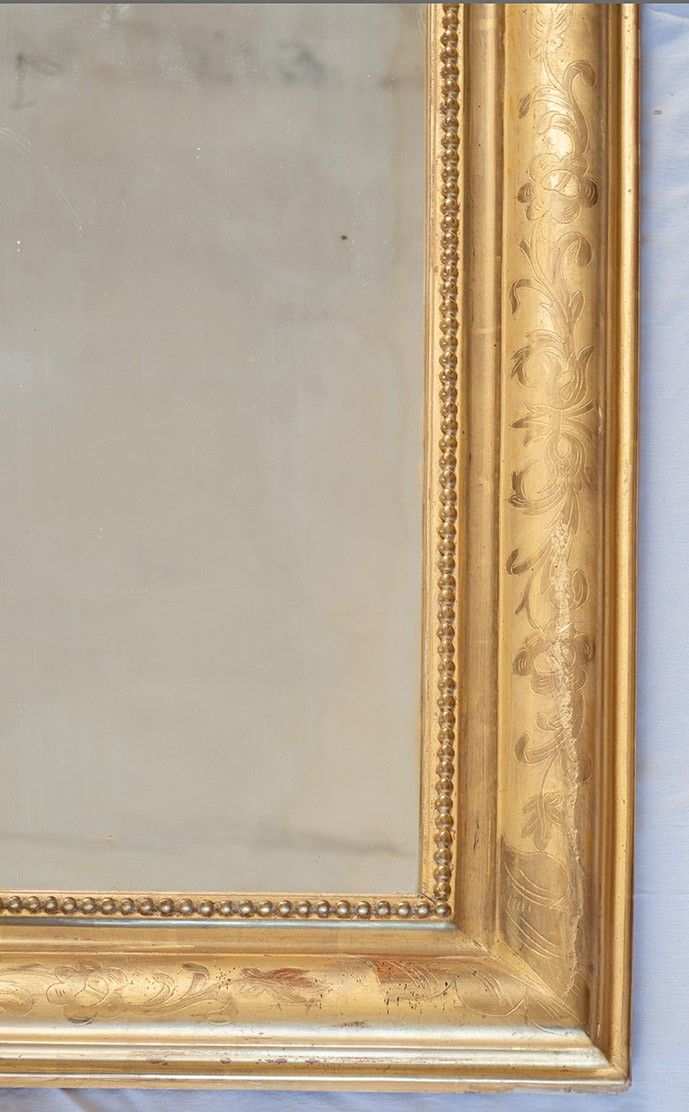 Alter Spiegel Napoleon III aus vergoldetem und geschnitztem Holz. 19. Jahrhundert.