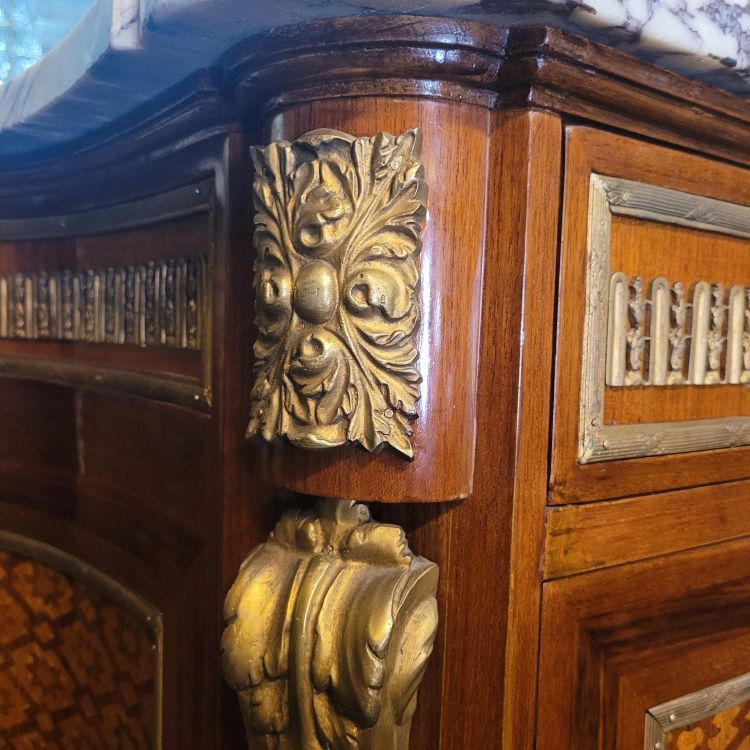 Grosse commode en marqueterie et bronze, Napoléon III, début XXème siècle