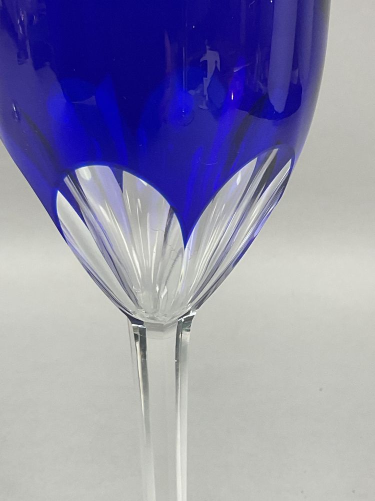 6 kristallfarbene Weingläser von Baccarat Modell Genova