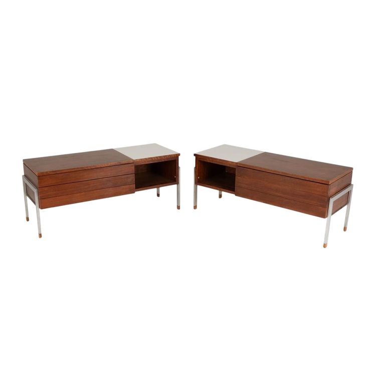 Coppia di cassettiere basse in teak e metallo cromato. Anni '60.LS6495708M