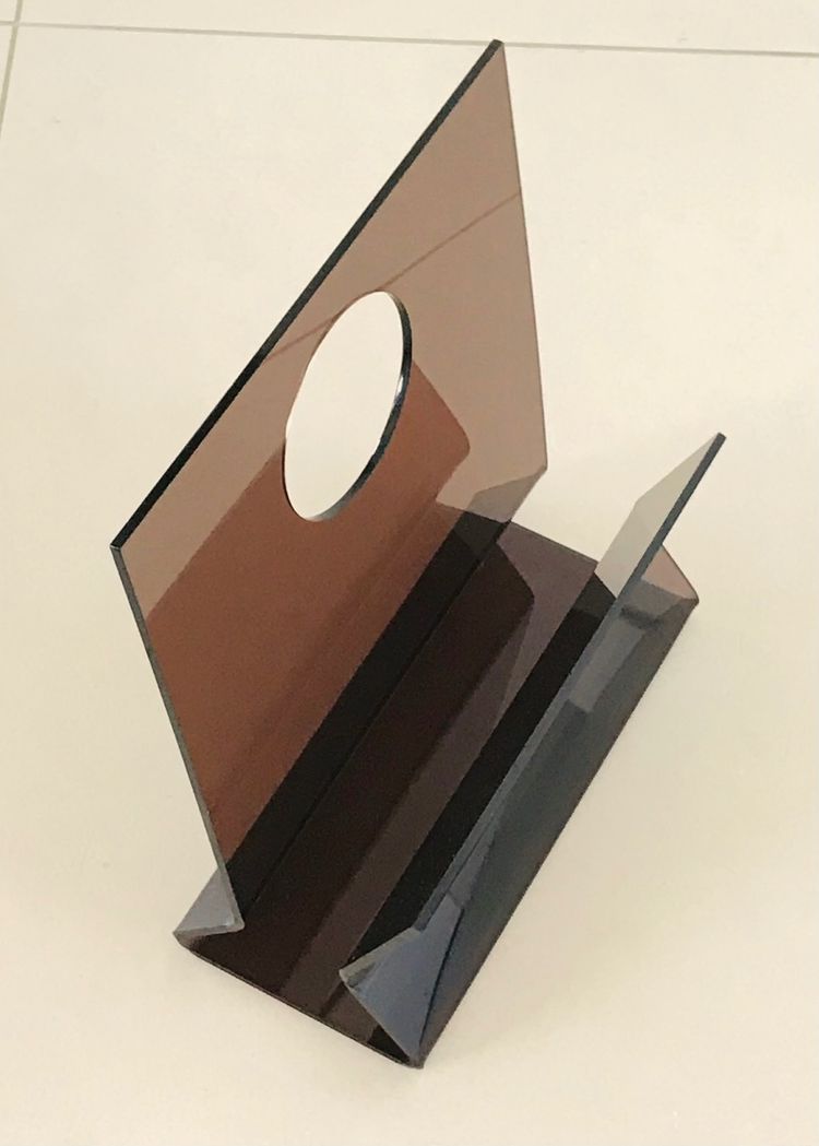 Porte-revues en altuglas par Michel Dumas, France années 70