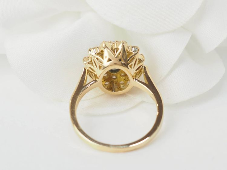 Bague double entourage en or jaune, saphir et diamants