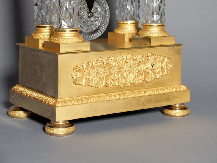 Pendeluhr Charles X aus Bronze und Kristall