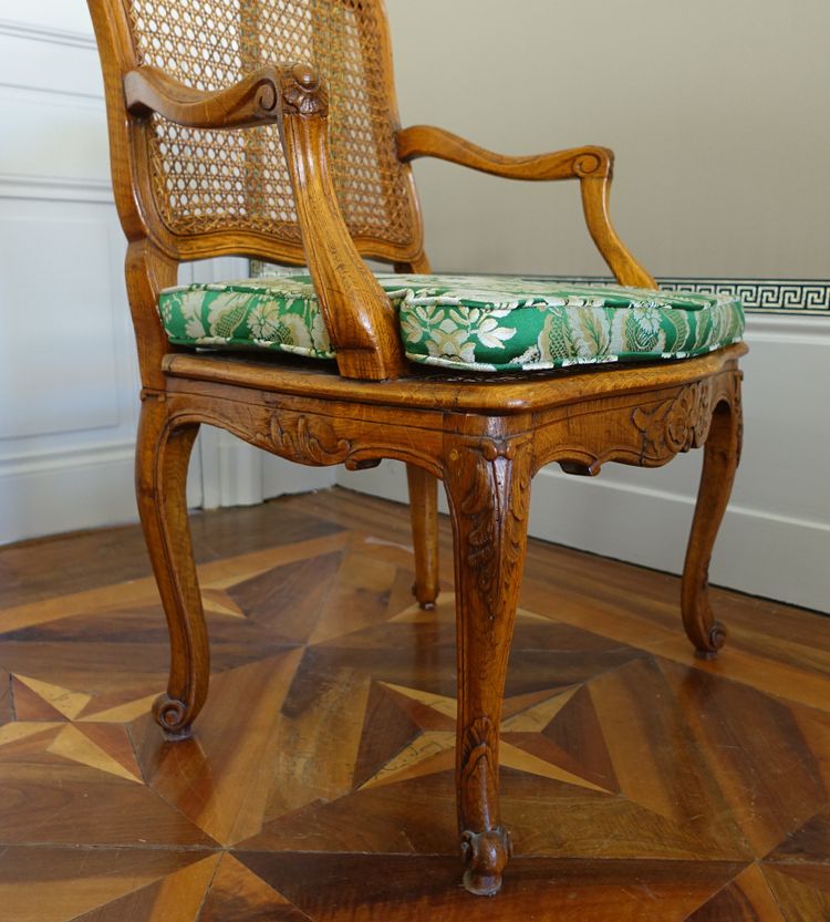Mobilier de salon - 4 fauteuils cannés d'époque Régence Louis XV