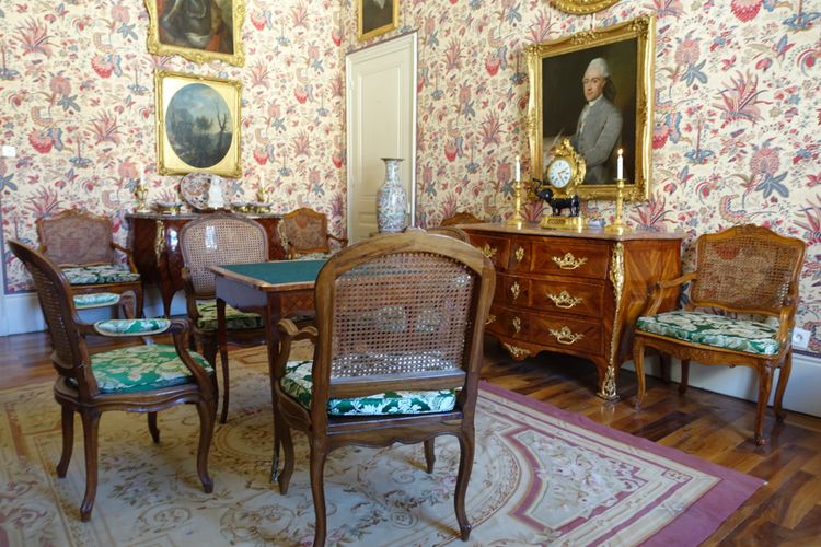 Mobilier de salon - 4 fauteuils cannés d'époque Régence Louis XV