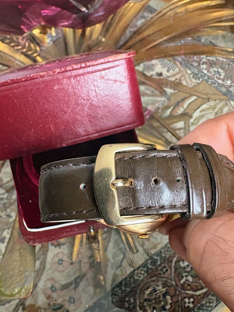 LIP Elgiloy Uhr aus 18k Gold - emblematisches Modell aus den 1950er Jahren in Originalverpackung
