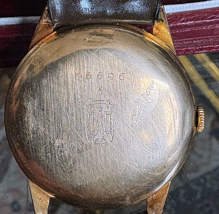 LIP Elgiloy Uhr aus 18k Gold - emblematisches Modell aus den 1950er Jahren in Originalverpackung