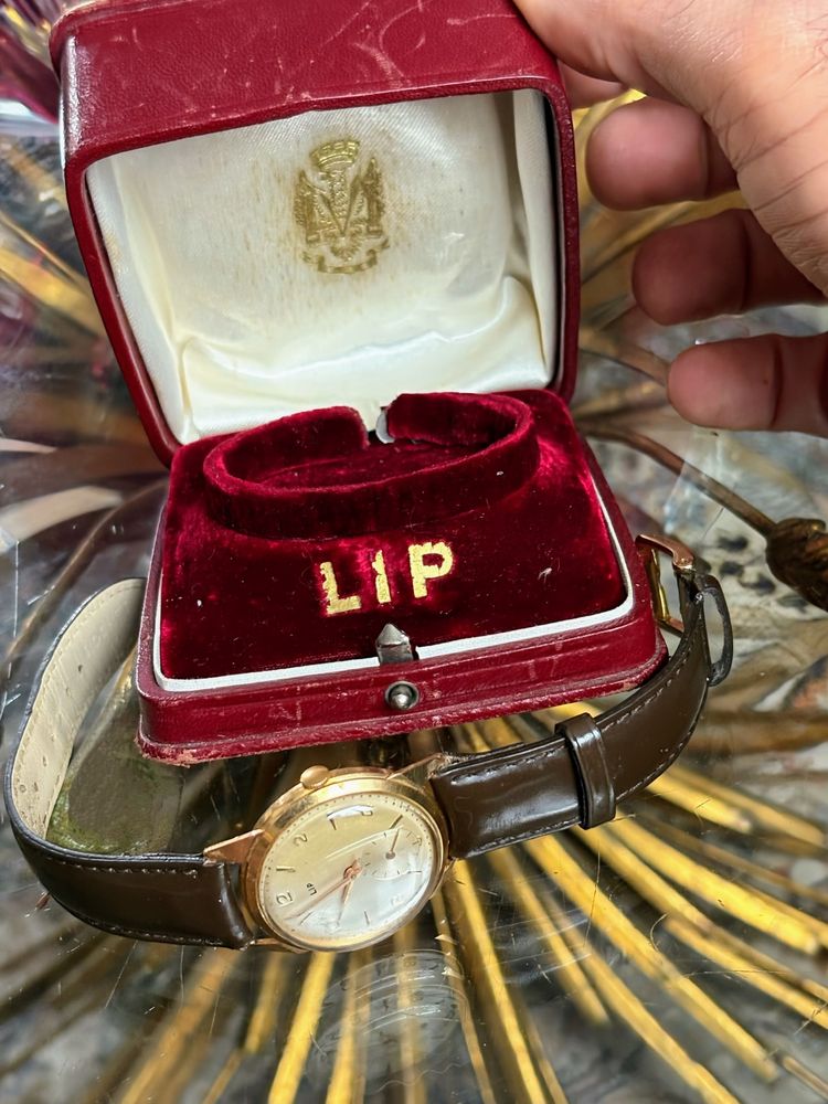 LIP Elgiloy Uhr aus 18k Gold - emblematisches Modell aus den 1950er Jahren in Originalverpackung