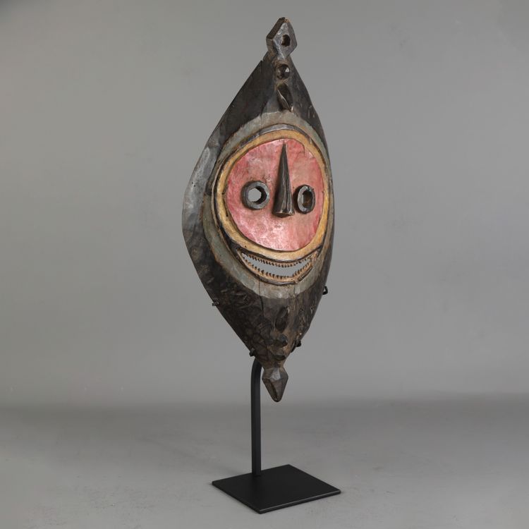 Garra mask - Sepik, Papua New Guinea