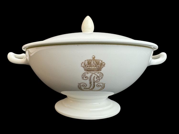 Gedeckte Schüssel aus Sèvres-Porzellan Louis-Philippe