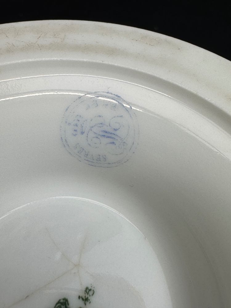 Gedeckte Schüssel aus Sèvres-Porzellan Louis-Philippe