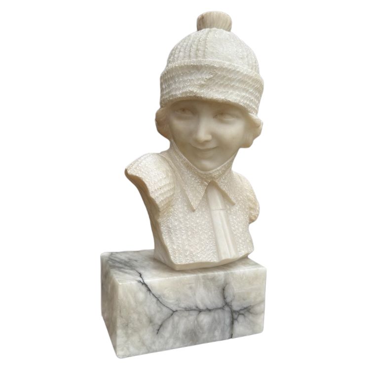 SCULTURA IN ALABASTRO FIRMATA "E. GUERRIERI" DONNA CON CUFFIA ANNI '30