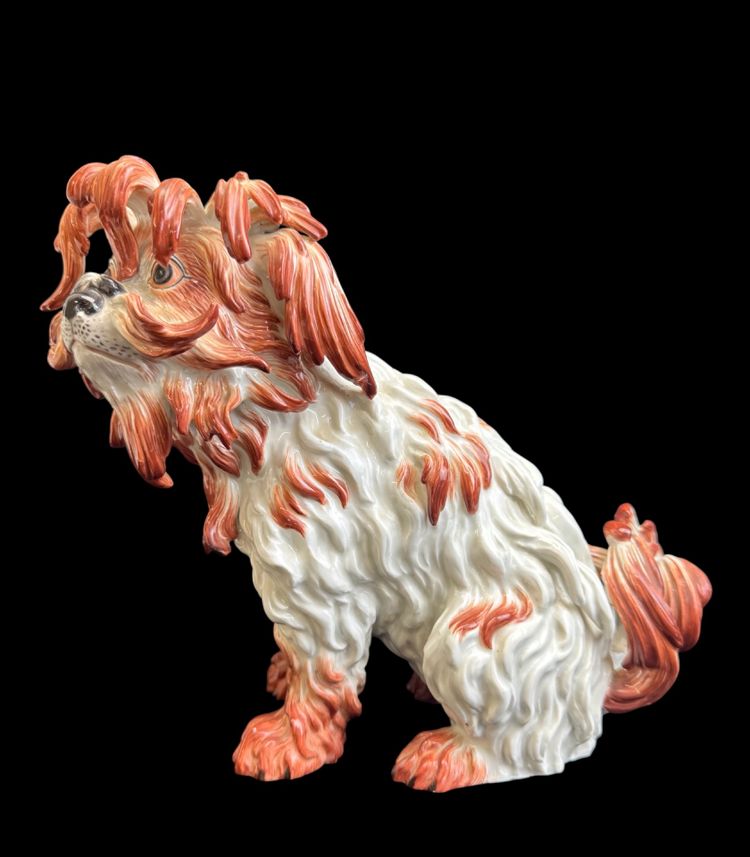 Figura di cane bolognese in porcellana di Meissen