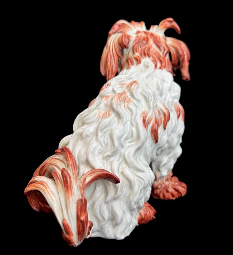 Figura di cane bolognese in porcellana di Meissen