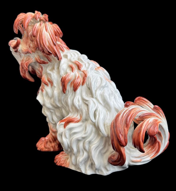Figura di cane bolognese in porcellana di Meissen