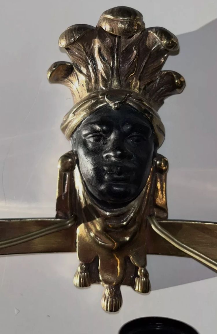 Maison BAGUES, Aux Indiens wall lights in gilded and patinated bronze