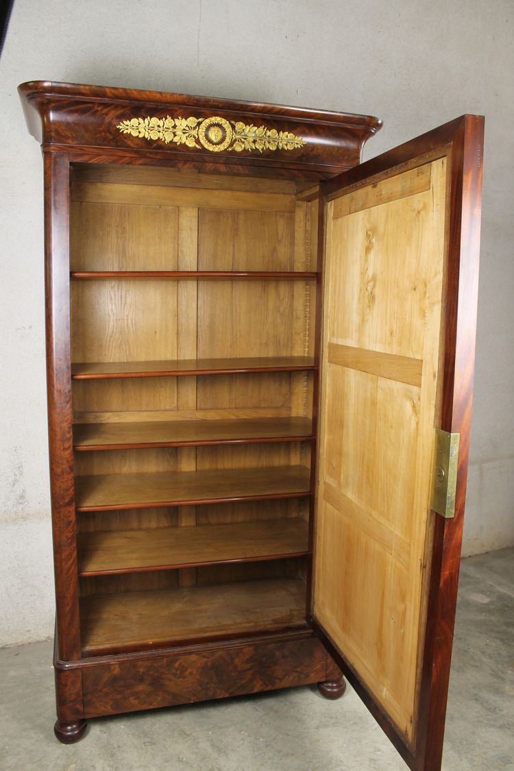 Armoire in mogano e bronzo con grande specchio e cassetto XIX secolo Periodo della Restaurazione