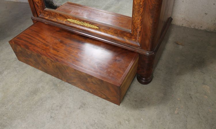 Armoire in mogano e bronzo con grande specchio e cassetto XIX secolo Periodo della Restaurazione