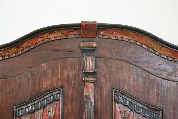 Antiker Tiroler Kleiderschrank aus Kiefernholz, 1800er