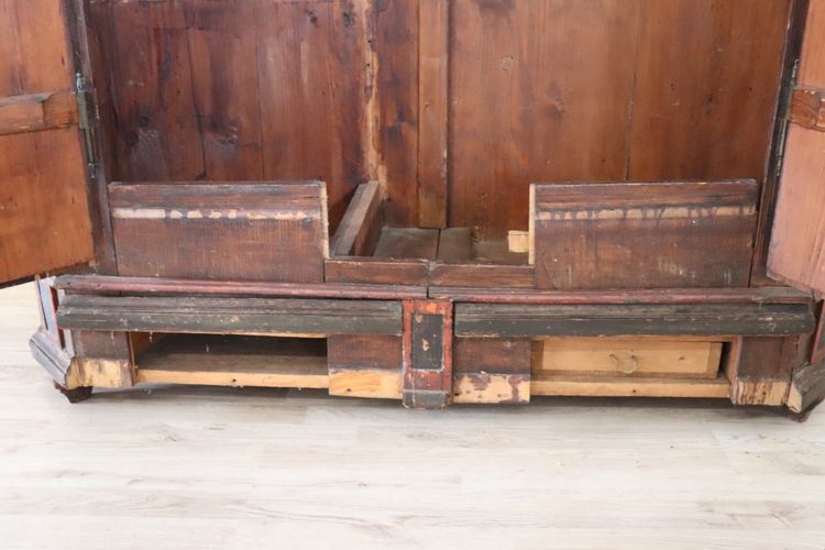 Antiker Tiroler Kleiderschrank aus Kiefernholz, 1800er