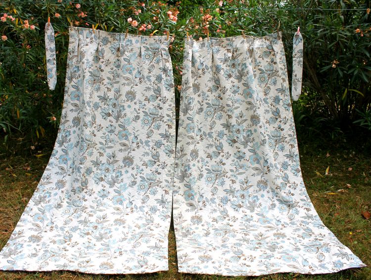 2 paires de rideaux tentures décor à l'Indienne en bleu époque 20ème