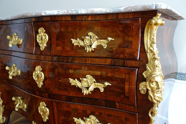 Reggenza - Cassettone d'epoca Luigi XV in legno di violetta attribuito a Jean-Charles Saunier